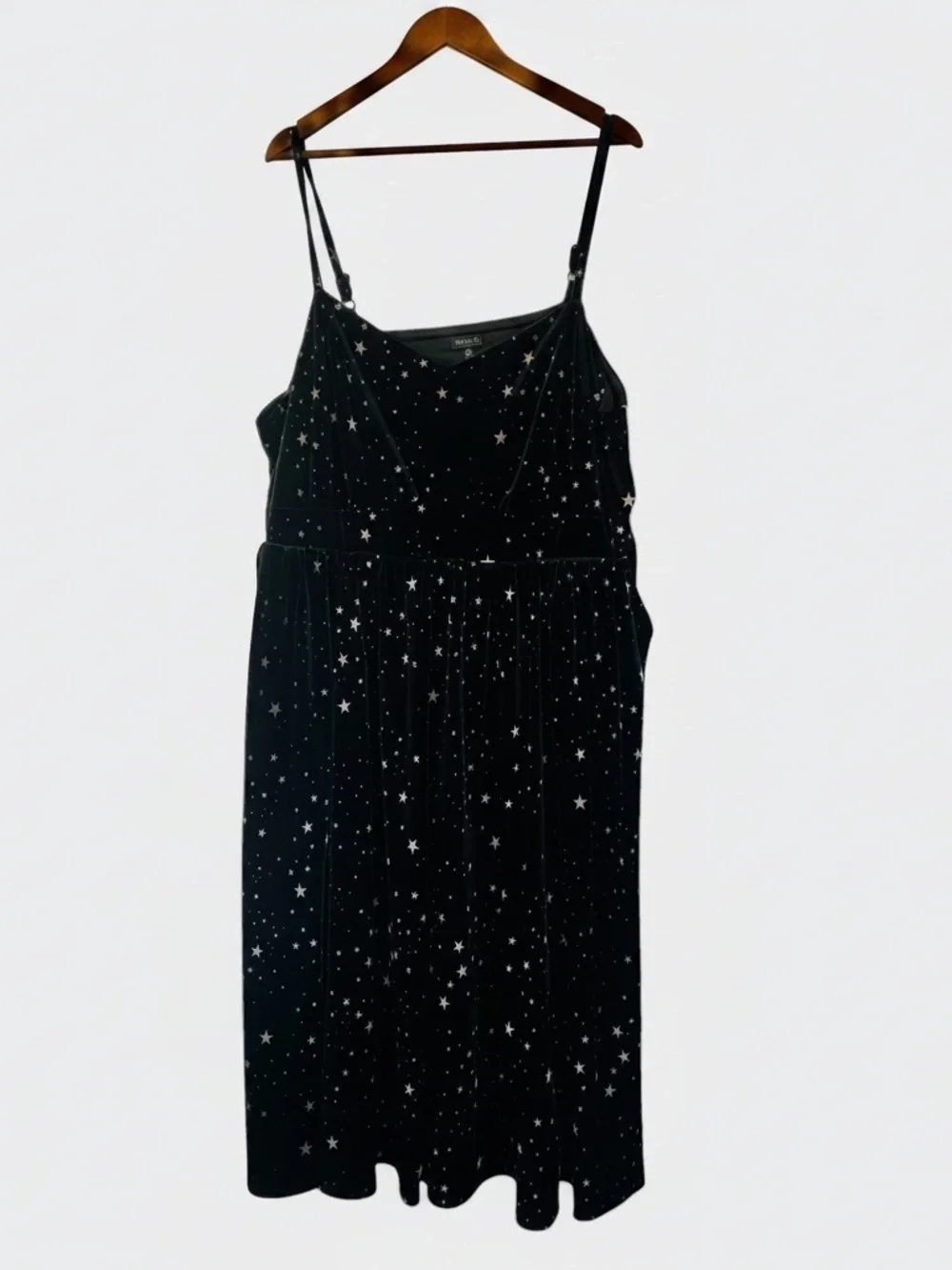 Torrid Midi Velvet Skater Dress Size 3X Black Star Print Sleeveless - Picture 3 of 7